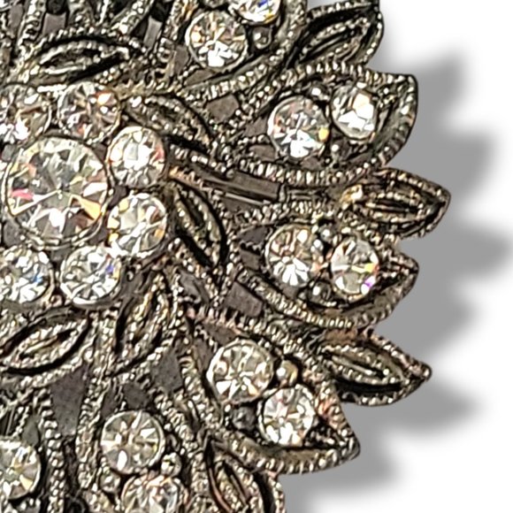 Cushion Brooch Retro Design Antiqued Silver Tone Faux Diamo… - Picture 4 of 6